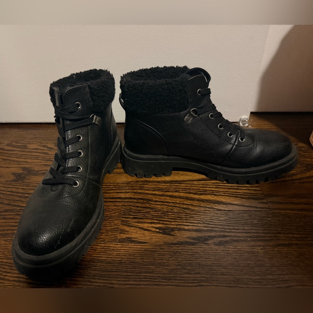 Old Navy Faux Shearling/Pleather Lace-Up Winter Combat Boots